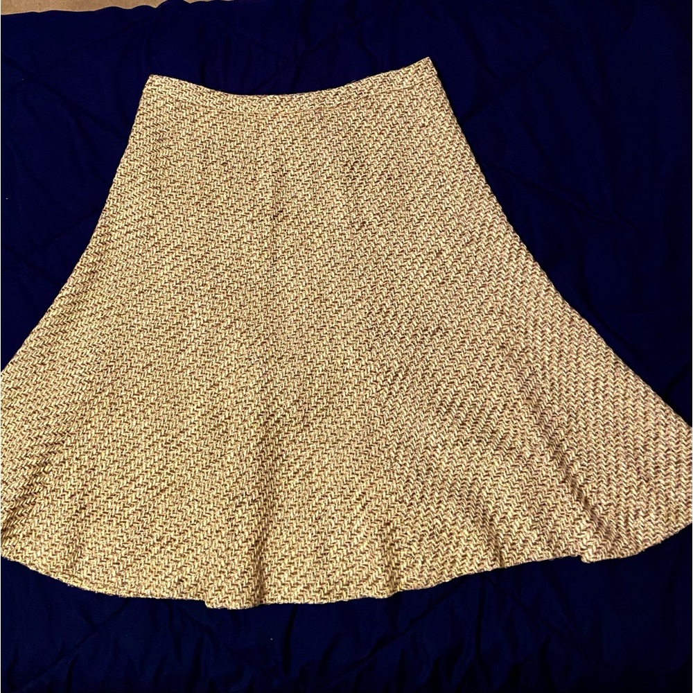 Perfect skirt for work or holiday party!  Added flare for some sass!